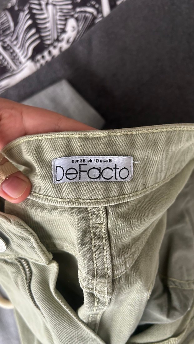 Yeşil dizi kesik Detaylı Salaş Kot Pantolon - Görsel 4