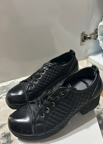 Siyah Kareli Kadın Topuklu Klasik Ayakkabı - Görsel 2