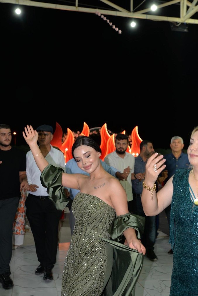 Uzun Kollu Straplez Nakışlı Haki Abiye - Görsel 2