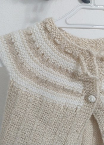 Kız Çocuk Bej Kolsuz Örgü Yelek - Görsel 4