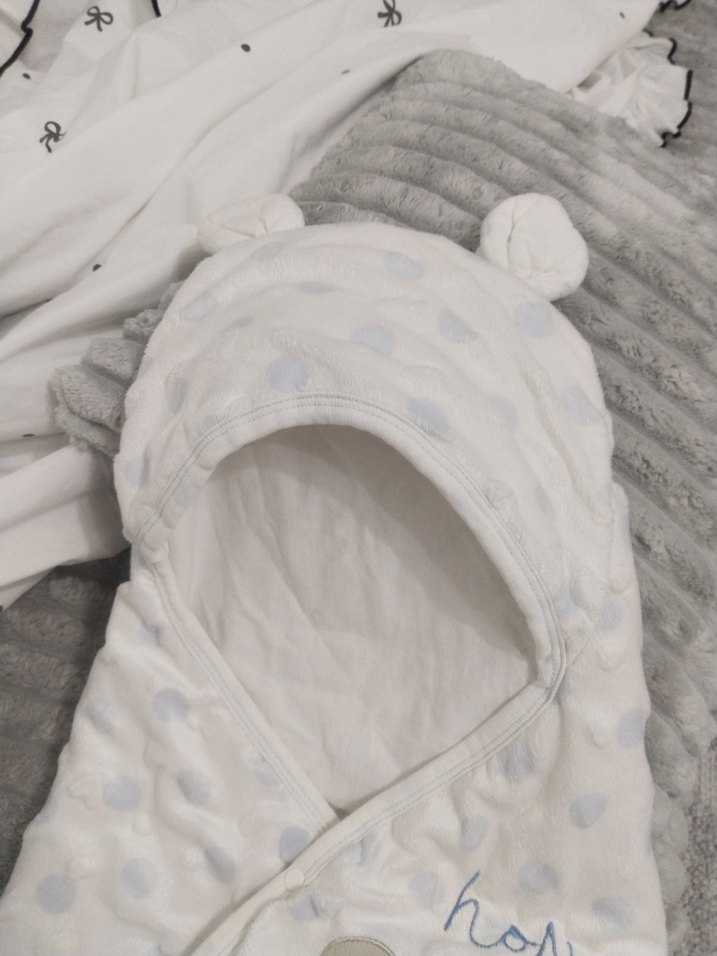 Gri Baskılı Çocuk Battaniyesi - Görsel 2