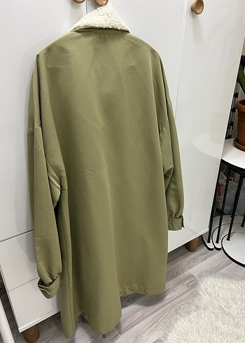 Peluş Detaylı Haki Kadın Uzun Kaban - Görsel 2