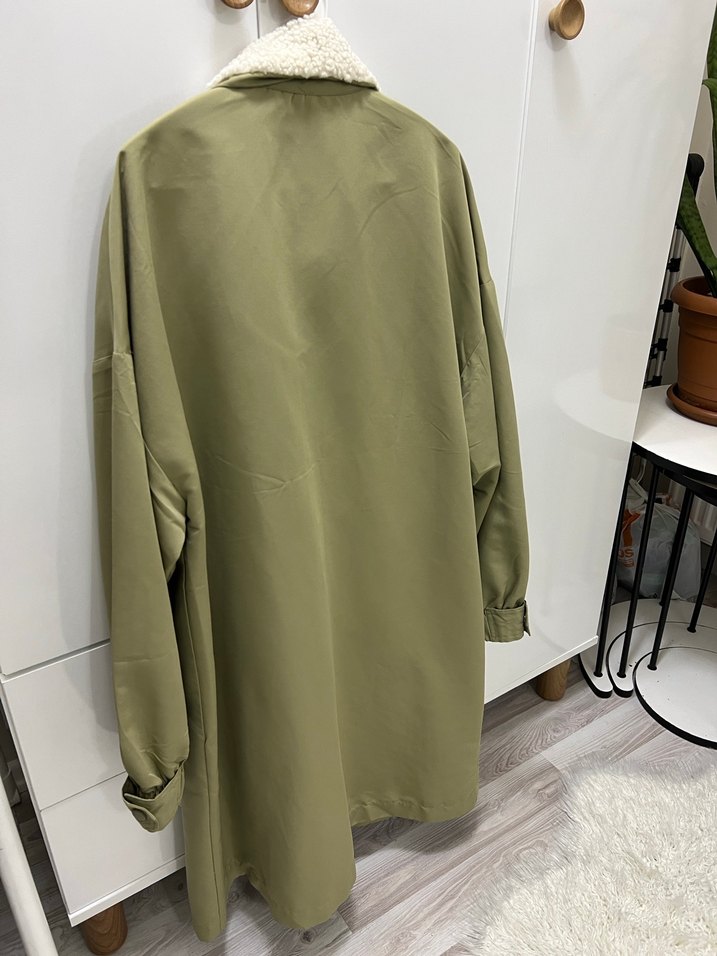 Peluş Detaylı Haki Kadın Uzun Kaban - Görsel 2