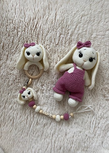 Pembe Örgü Tavşan Diş Kaşıyıcı ve Çıngırak Seti - Görsel 3