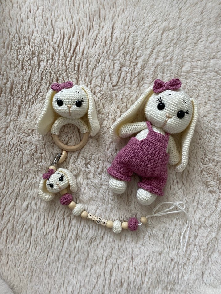 Pembe Örgü Tavşan Diş Kaşıyıcı ve Çıngırak Seti - Görsel 3