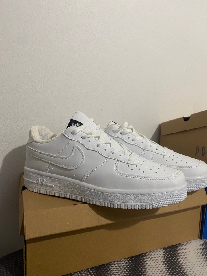 Beyaz Minimalist  Spor Ayakkabı - Görsel 2