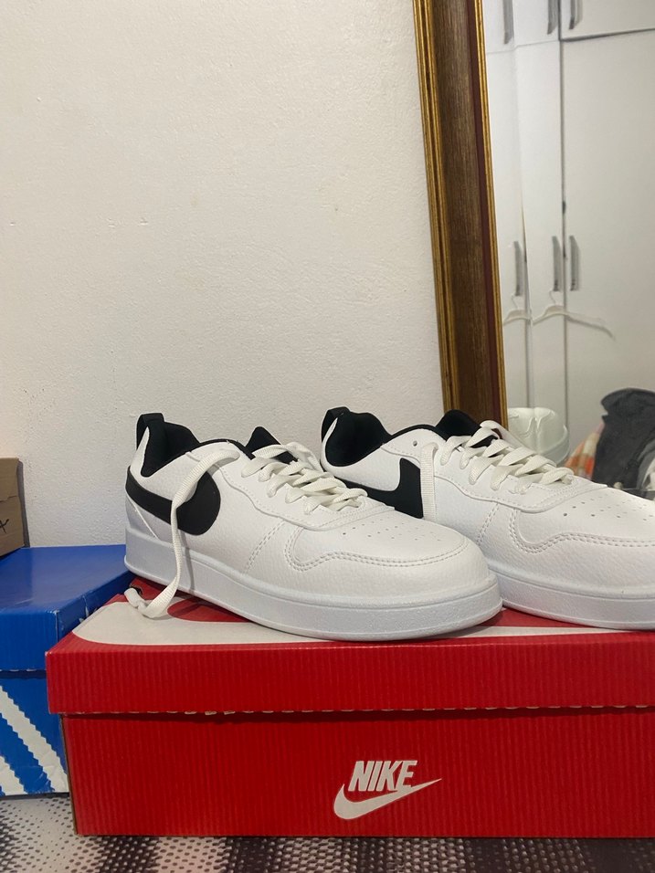 Nike Beyaz  Spor Ayakkabı Velcro Bantlı - Görsel 2