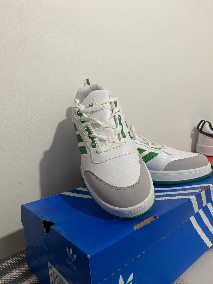 Yeşil Detaylı Beyaz Spor Ayakkabı - Görsel 3