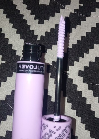 Revolution Relove Volume Maskara Lila - Görsel 4