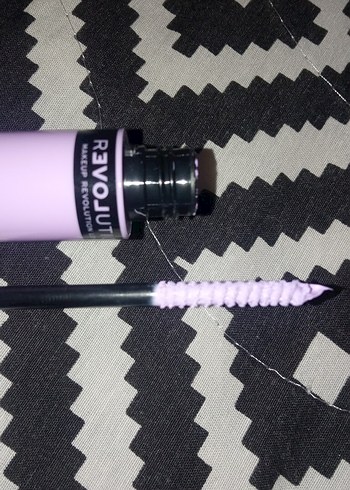 Revolution Relove Volume Maskara Lila - Görsel 5