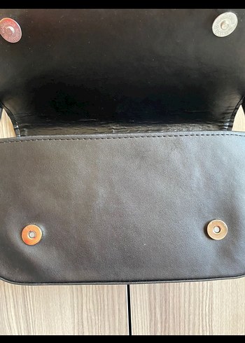 Siyah Deri Kadın Çanta Tokalı - Görsel 3