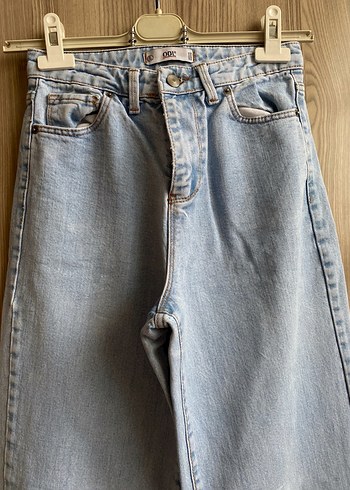 Kadın Açık Mavi Midi Denim Pantolon - Görsel 3