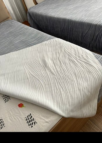 Gri Zebra Desenli Yatak Örtüsü - Görsel 3