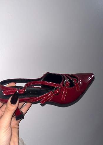Kırmızı Tokalı Topuklu Ayakkabı - Görsel 5