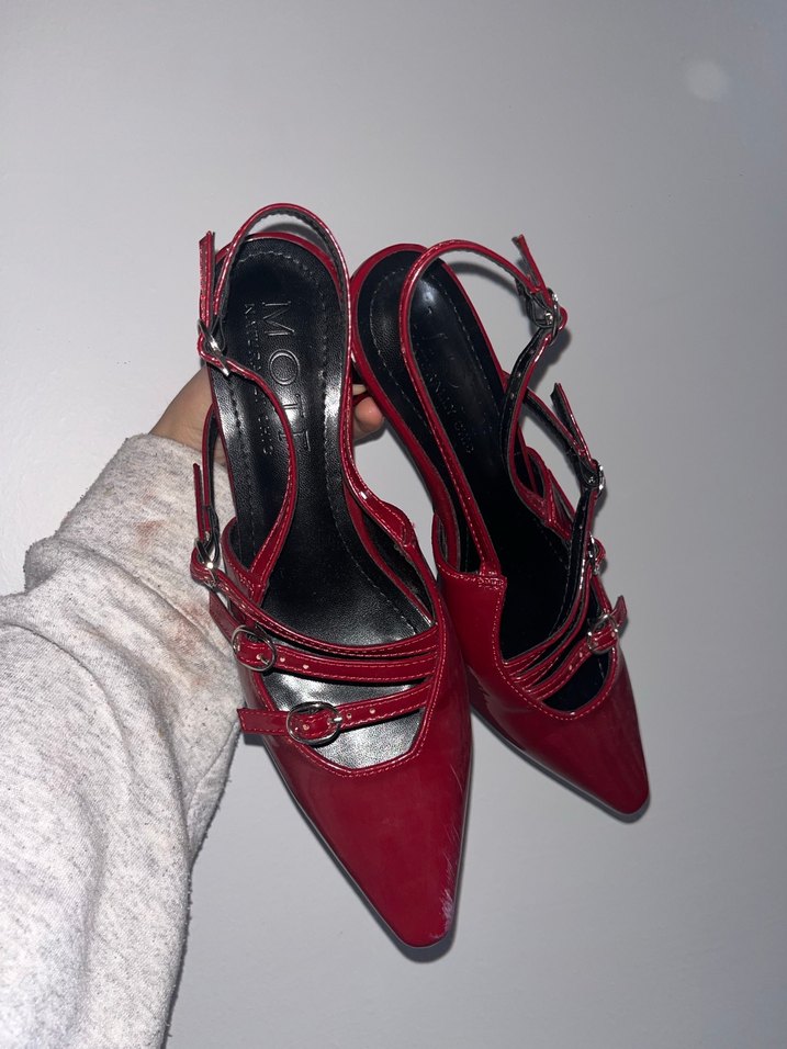 Kırmızı Tokalı Topuklu Ayakkabı - Görsel 2