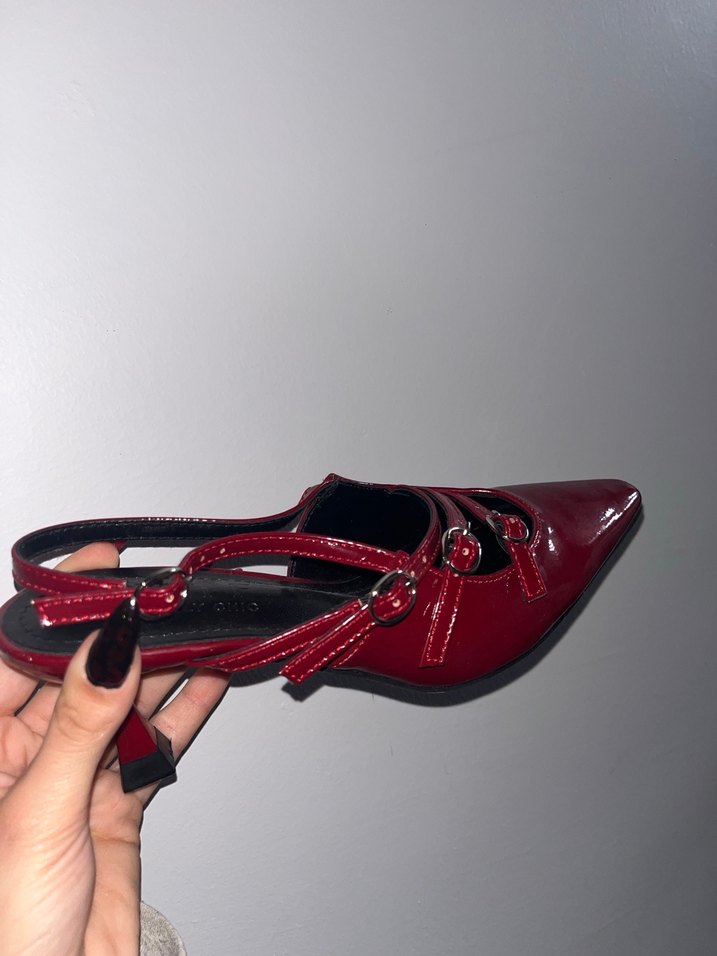 Kırmızı Tokalı Topuklu Ayakkabı - Görsel 5