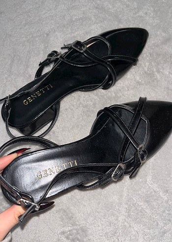 Siyah Parlak Tokalı Topuklu Ayakkabı - Görsel 4