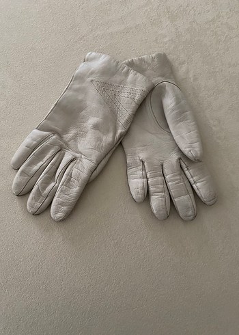 Krem Rengi İçi Astarlı Hakiki Deri
Kadın Eldiven M Beden - Görsel 3