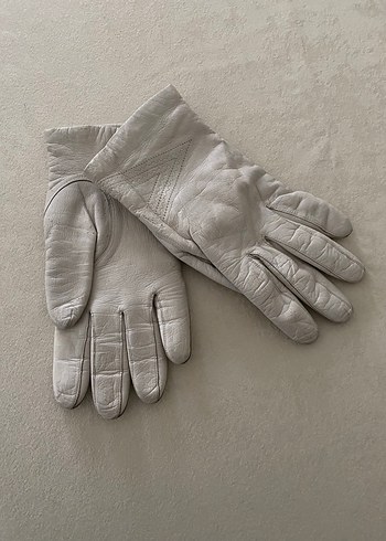 Krem Rengi İçi Astarlı Hakiki Deri
Kadın Eldiven M Beden - Görsel 2