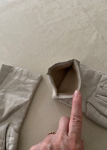 Krem Rengi İçi Astarlı Hakiki Deri
Kadın Eldiven M Beden - Görsel 8