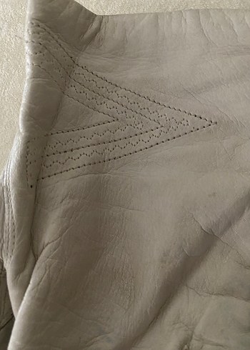 Krem Rengi İçi Astarlı Hakiki Deri
Kadın Eldiven M Beden - Görsel 5