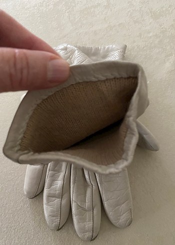 Krem Rengi İçi Astarlı Hakiki Deri
Kadın Eldiven M Beden - Görsel 7