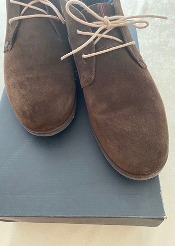 Tommy Hilfiger Orjinal Kutulu Kahverengi Süet
Desert BotRobert2B - Görsel 4