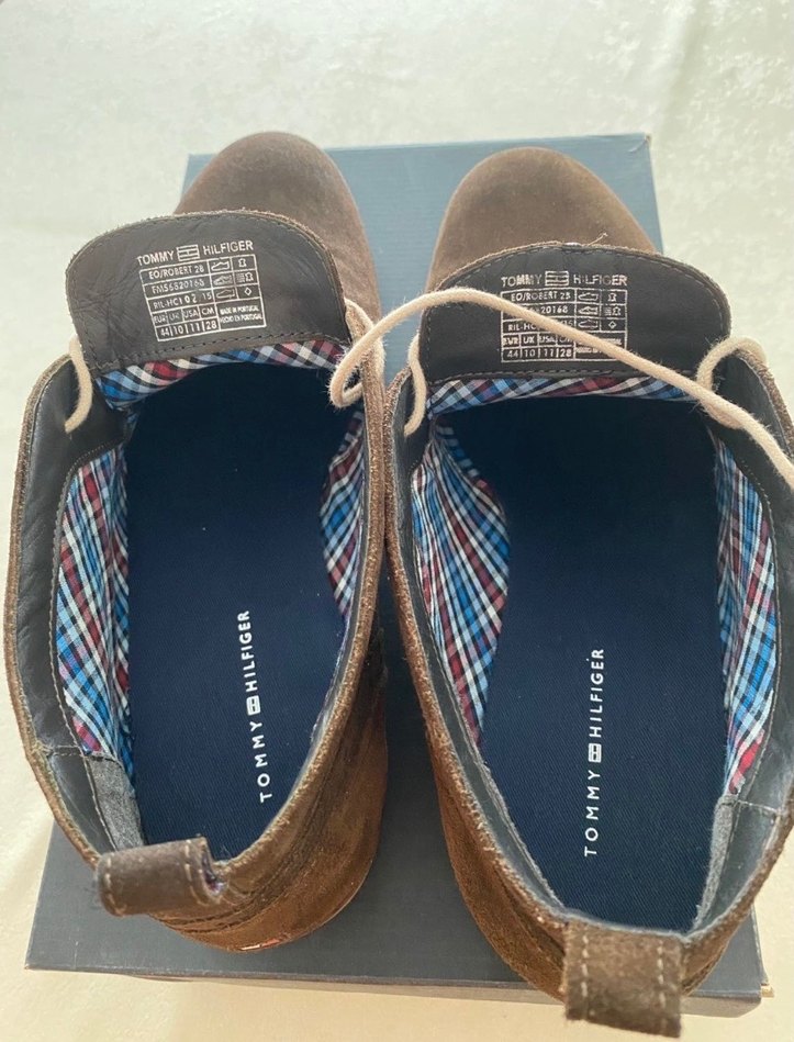 Tommy Hilfiger Orjinal Kutulu Kahverengi Süet
Desert BotRobert2B - Görsel 3