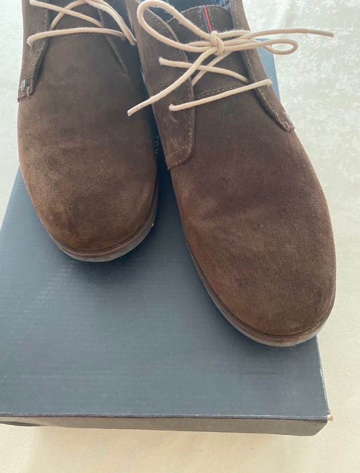 Tommy Hilfiger Orjinal Kutulu Kahverengi Süet
Desert BotRobert2B - Görsel 4