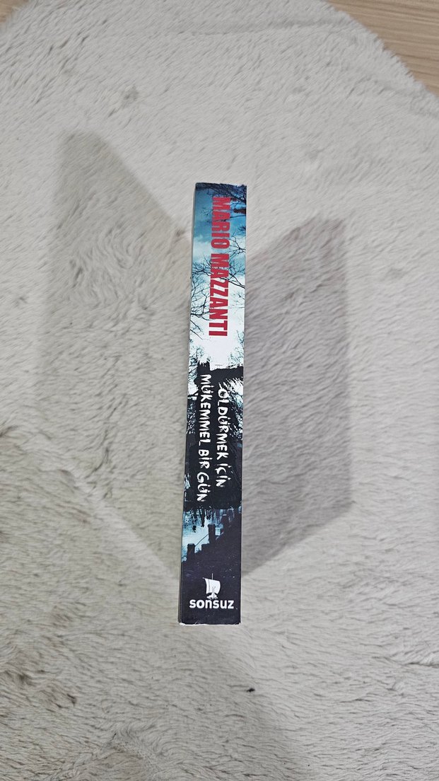 Öldürmek Için Mükemmel Bir Gün kitap - Görsel 3