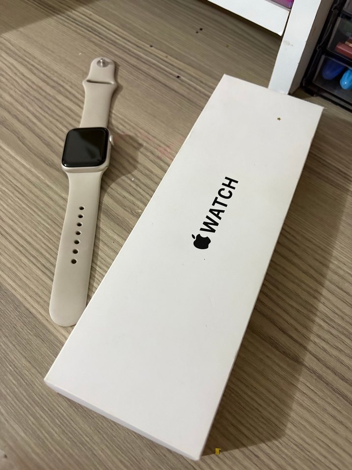 Beyaz Akıllı Saat Gri Detaylı - Görsel 3