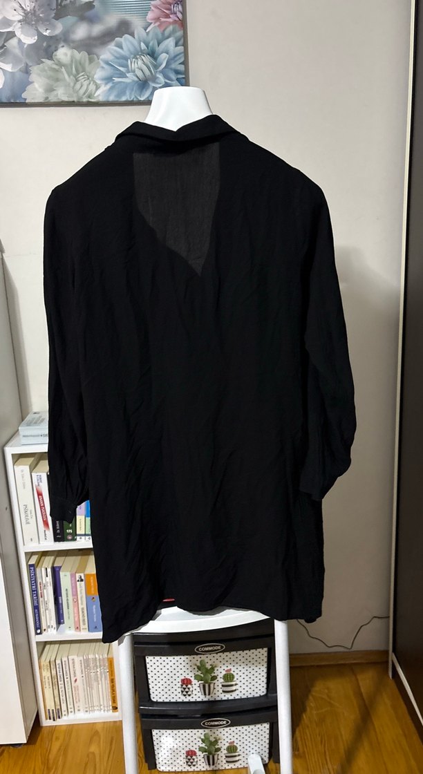 Siyah Keten Kadın Gömlek, Düğmeli, Uzun Kollu - Görsel 4