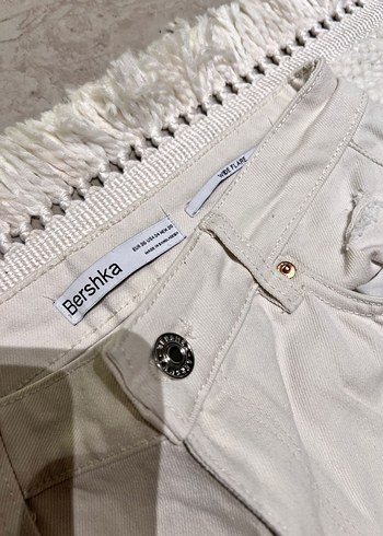 Nakışlı Beyaz Bol Kesim Kadın Kot Pantolon - Görsel 3