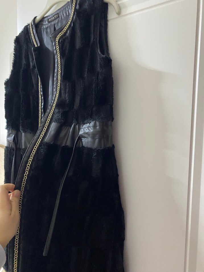 Siyah Kürklü Kadın Yelek - Görsel 2