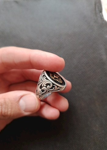 GÜMÜŞ YÜZÜK SİYAH FON DETAYLI - Görsel 3