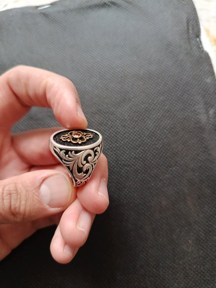 GÜMÜŞ YÜZÜK SİYAH FON DETAYLI - Görsel 4