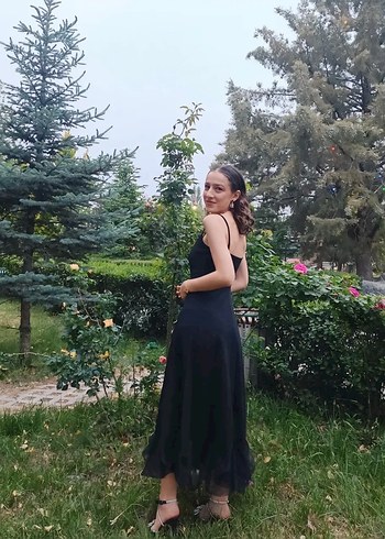 Siyah Uzun Askılı Fırfırlı Kadın Elbise - Görsel 3