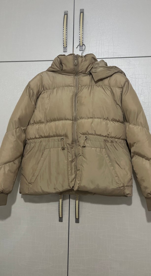 Bej Kapüşonlu Fermuarlı Kadın Kışlık Mont - Görsel 4