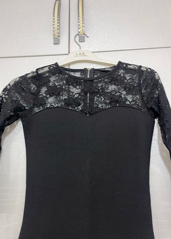 Siyah Dantelli V Yaka Midi Elbise - Görsel 5