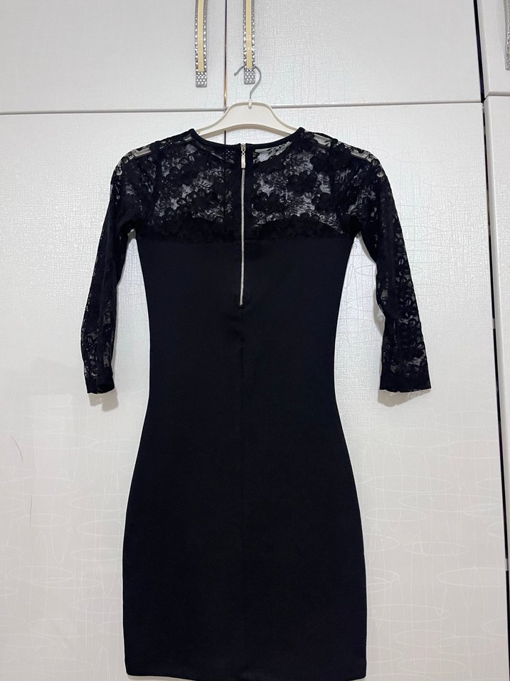 Siyah Dantelli V Yaka Midi Elbise - Görsel 4