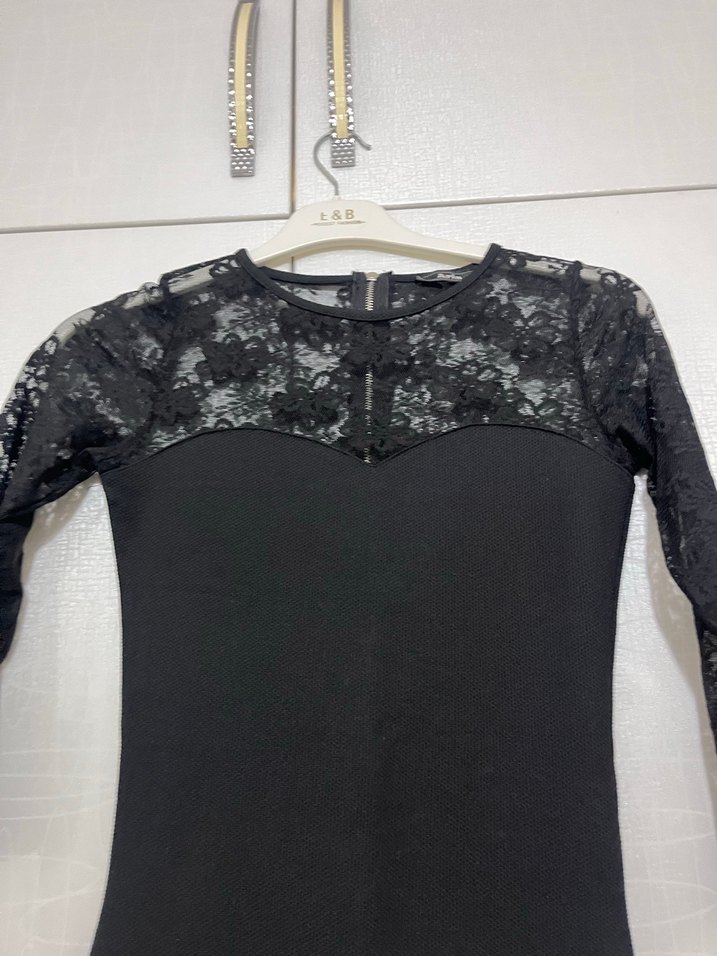 Siyah Dantelli V Yaka Midi Elbise - Görsel 5