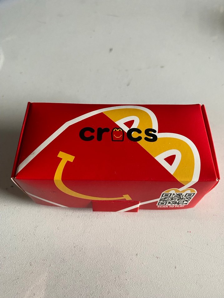 mcdonalds crocs - Görsel 2