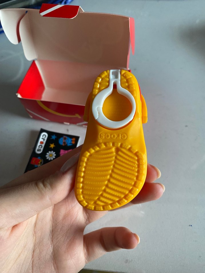 mcdonalds crocs - Görsel 3