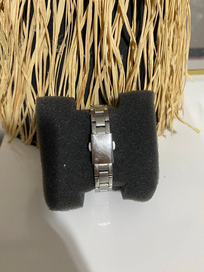 Minimalist Kadın Gri Metal Kordonlu Saat - Görsel 3