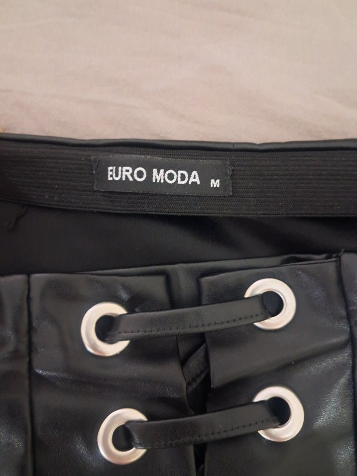 Düğmeli Siyah Deri Mini Etek - Görsel 2