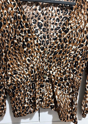 Leopar Desenli V Yakalı Kadın Bluz - Görsel 2