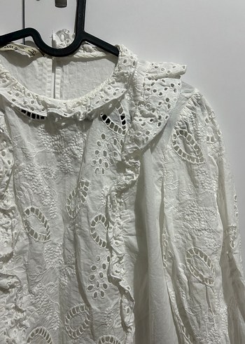 Pamuklu Beyaz Nakışlı Kadın Bluz - Görsel 3