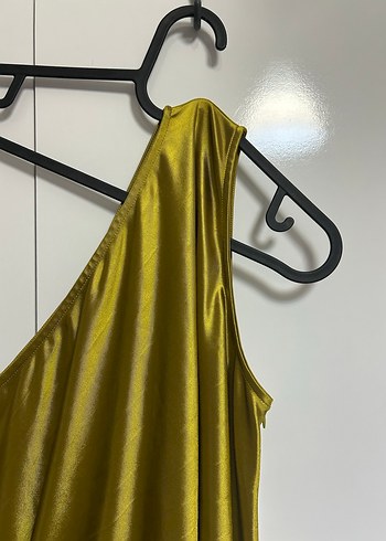Parlak Sarı Tek Omuzlu Pilili Uzun Elbise - Görsel 3