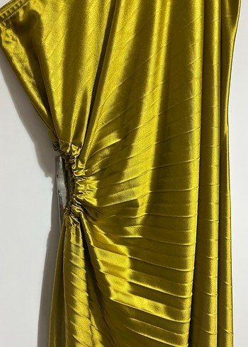 Parlak Sarı Tek Omuzlu Pilili Uzun Elbise - Görsel 2