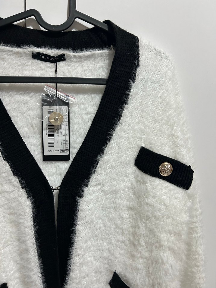 Düğmeli Midi Beyaz Kadın Hırka - Görsel 2